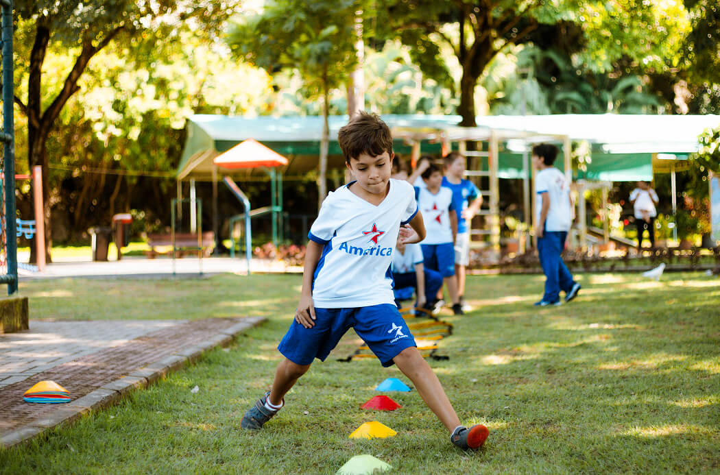 Alunos em sala de aula — proposta pedagógica